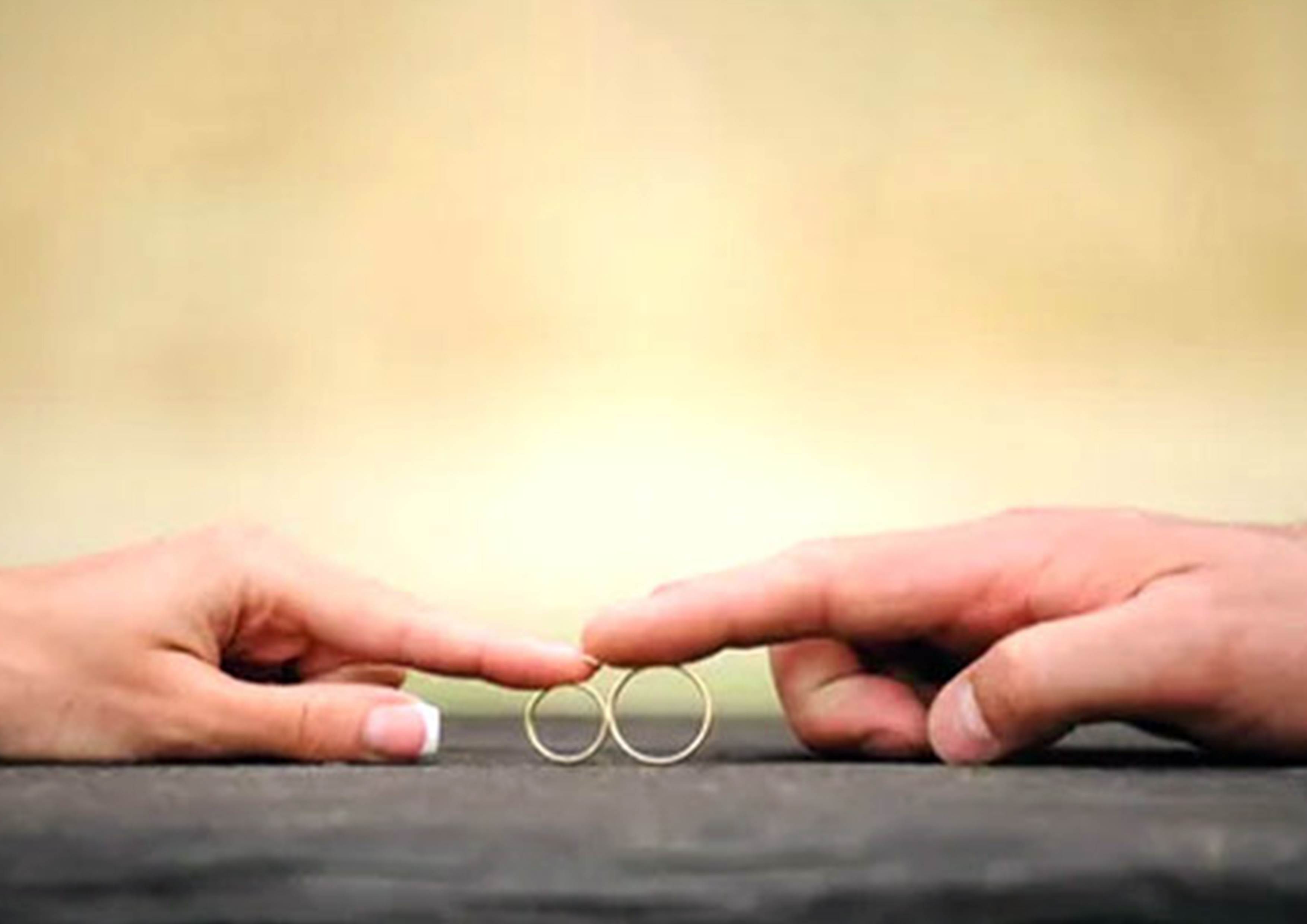 بررسی رابطه‌های پیش از ازدواج در افراد